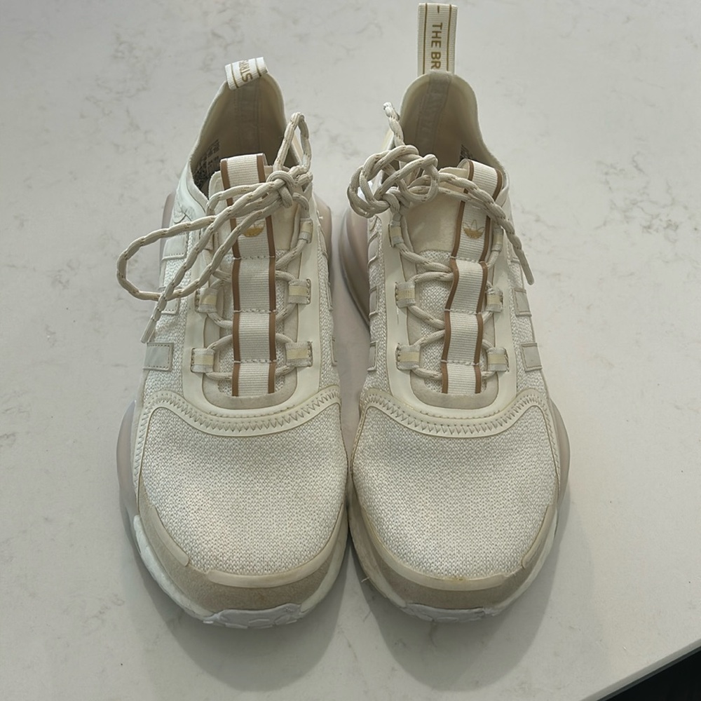 Women’s adidas NMD v3 shoes size 6.5